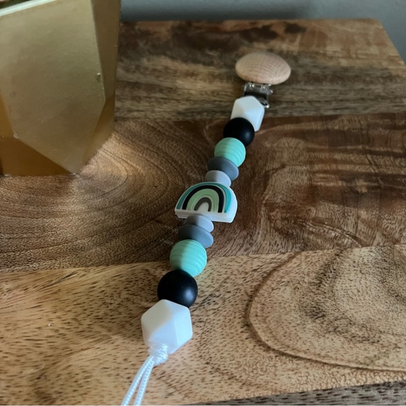 HANDMADE PACI CLIPS - Picture 6 of 8